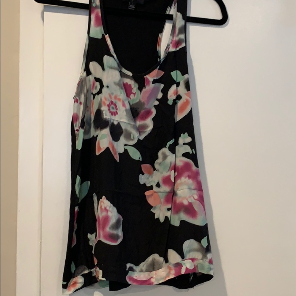 Aqua mixed medium tank.